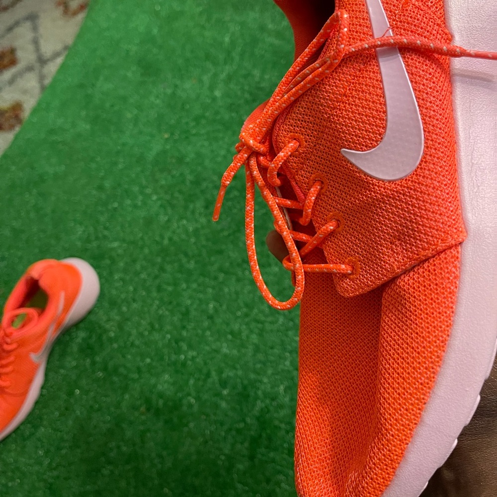 Nike Wmns Roshe One size 9.5 USED